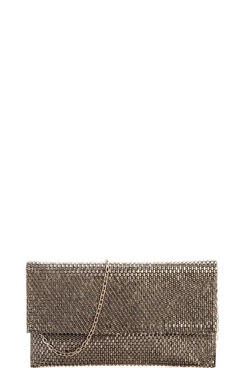 GLOSSY TEXTURED CLUTCH WITH CHAIN